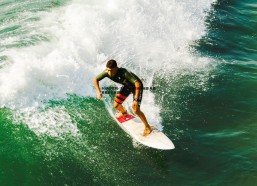 BG大游官网-【人物】对聚光灯无感 布朗尼要走出自己的篮球之路